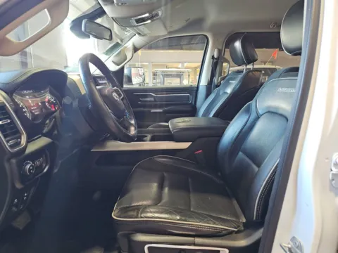 More photos of 2020 Ram 1500 Laramie at Indy Auto Man - Indianapolis, IN
