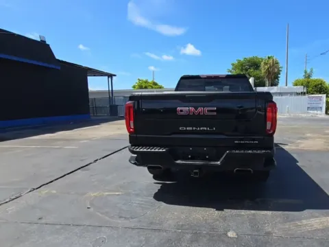 More photos of 2019 GMC Sierra 1500 Denali at Indy Auto Man - Indianapolis, IN