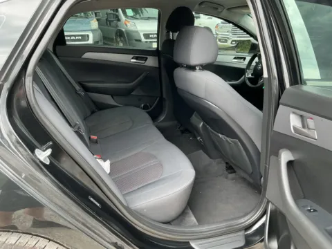 More photos of 2018 Hyundai Sonata SE at Indy Auto Man - Indianapolis, IN