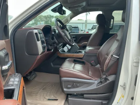 More photos of 2015 Chevrolet Silverado 1500 High Country at Indy Auto Man - Indianapolis, IN