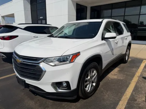 Photos of 2018 Chevrolet Traverse LT Cloth w/1LT for sale in Indianapolis, IN at Indy Auto Man - Indianapolis
