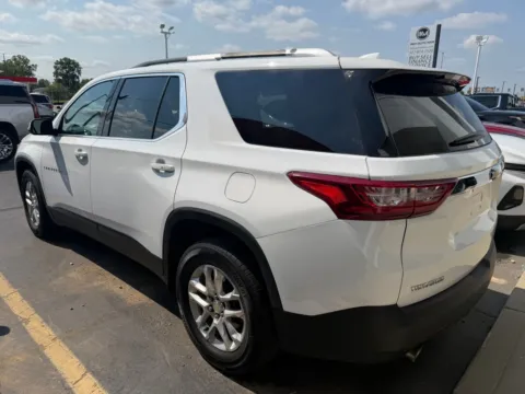 Another view of 2018 Chevrolet Traverse LT Cloth w/1LT for sale in Indianapolis, IN at Indy Auto Man - Indianapolis
