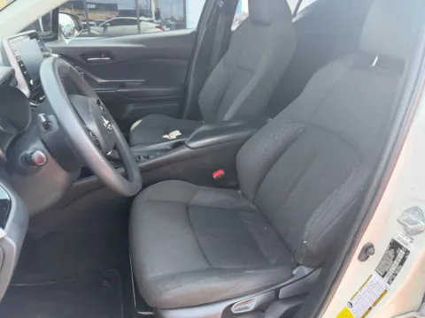 More photos of 2021 Toyota C-HR LE at Indy Auto Man - Indianapolis, IN