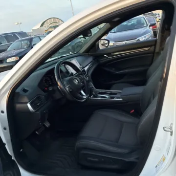 More photos of 2019 Honda Accord Sport at Indy Auto Man - Indianapolis, IN