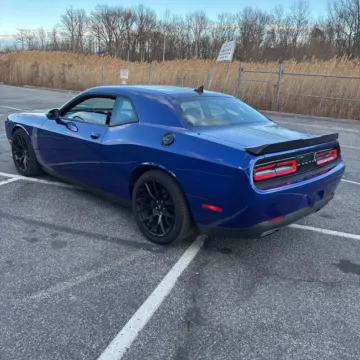 More photos of 2018 Dodge Challenger 392 Hemi Scat Pack Shaker at Indy Auto Man - Indianapolis, IN