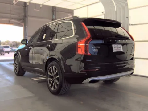 More photos of 2019 Volvo XC90 T6 Momentum at Indy Auto Man - Indianapolis, IN