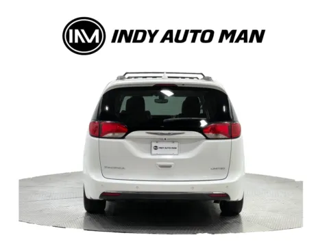 More photos of 2020 Chrysler Pacifica Limited at Indy Auto Man - Indianapolis, IN