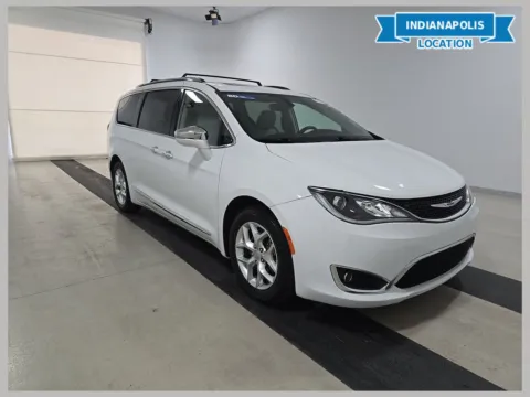 White 2020 Chrysler Pacifica Limited for sale in Indianapolis, IN