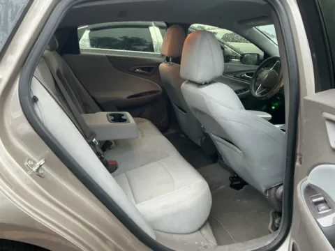 More photos of 2022 Chevrolet Malibu LT at Indy Auto Man - Indianapolis, IN