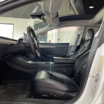 More photos of 2022 Tesla Model 3 Long Range at Indy Auto Man - Indianapolis, IN