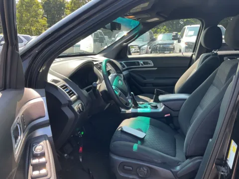 More photos of 2015 Ford Explorer XLT at Indy Auto Man - Indianapolis, IN