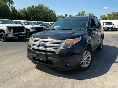 Photos of 2015 Ford Explorer XLT for sale in Indianapolis, IN at Indy Auto Man - Indianapolis