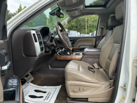 More photos of 2017 GMC Sierra 1500 SLT at Indy Auto Man - Indianapolis, IN