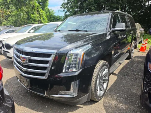 Photos of 2018 Cadillac Escalade ESV Luxury for sale in Indianapolis, IN at Indy Auto Man - Indianapolis