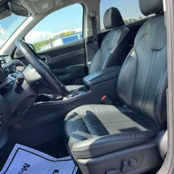 More photos of 2021 Kia Sorento EX at Indy Auto Man - Indianapolis, IN