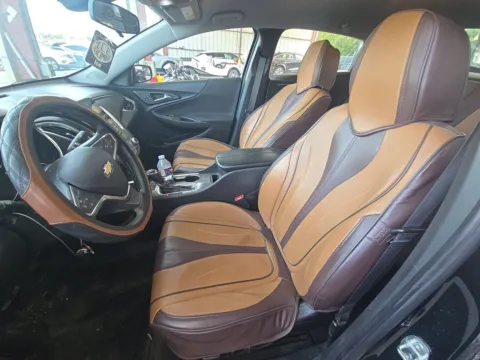 More photos of 2020 Chevrolet Malibu LT at Indy Auto Man - Indianapolis, IN