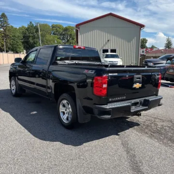 More photos of 2017 Chevrolet Silverado 1500 LT LT2 at Indy Auto Man - Indianapolis, IN