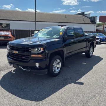 Photos of 2017 Chevrolet Silverado 1500 LT LT2 for sale in Indianapolis, IN at Indy Auto Man - Indianapolis