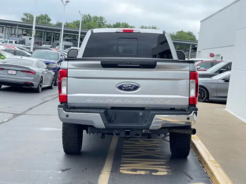More photos of 2019 Ford F-250SD Lariat at Indy Auto Man - Indianapolis, IN