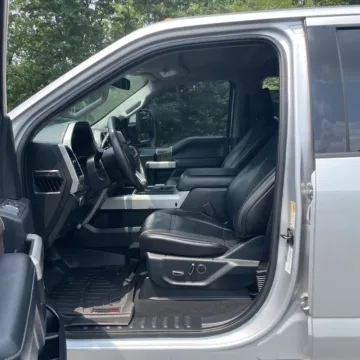 More photos of 2019 Ford F-250SD Lariat at Indy Auto Man - Indianapolis, IN
