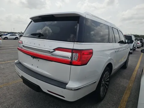 Another view of 2019 Lincoln Navigator L Reserve for sale in Indianapolis, IN at Indy Auto Man - Indianapolis