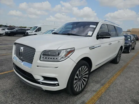 Photos of 2019 Lincoln Navigator L Reserve for sale in Indianapolis, IN at Indy Auto Man - Indianapolis