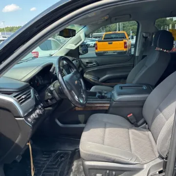 More photos of 2018 Chevrolet Tahoe LS at Indy Auto Man - Indianapolis, IN