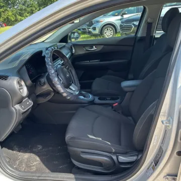 More photos of 2019 Kia Forte LXS at Indy Auto Man - Indianapolis, IN