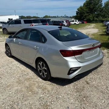 More photos of 2019 Kia Forte LXS at Indy Auto Man - Indianapolis, IN