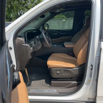 More photos of 2022 Cadillac Escalade Premium Luxury at Indy Auto Man - Indianapolis, IN