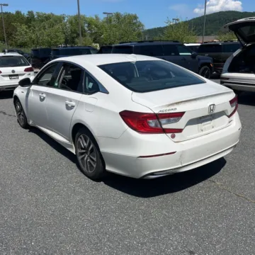 More photos of 2018 Honda Accord Hybrid at Indy Auto Man - Indianapolis, IN
