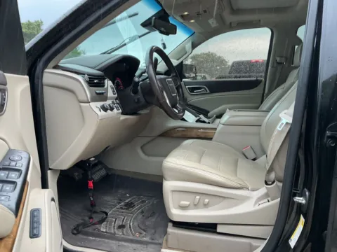More photos of 2016 GMC Yukon Denali at Indy Auto Man - Indianapolis, IN