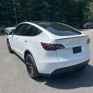 More photos of 2023 Tesla Model Y Long Range at Indy Auto Man - Indianapolis, IN