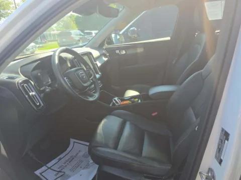 More photos of 2025 Volvo XC40 B5 Plus Dark Theme at Indy Auto Man - Indianapolis, IN