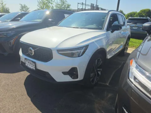 Photos of 2025 Volvo XC40 B5 Plus Dark Theme for sale in Indianapolis, IN at Indy Auto Man - Indianapolis