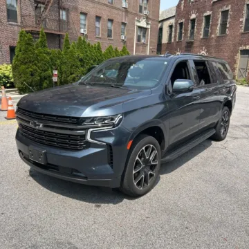 Photos of 2021 Chevrolet Suburban RST for sale in Indianapolis, IN at Indy Auto Man - Indianapolis