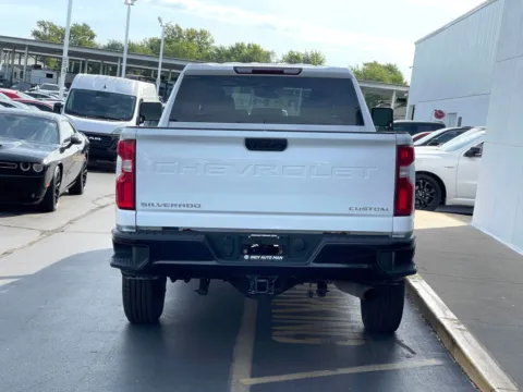 More photos of 2021 Chevrolet Silverado 2500 HD Custom at Indy Auto Man - Indianapolis, IN
