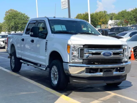 Photos of 2017 Ford F-250SD XLT for sale in Indianapolis, IN at Indy Auto Man - Indianapolis