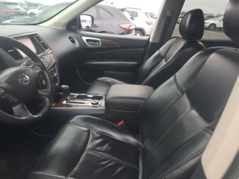 More photos of 2019 Nissan Pathfinder Platinum at Indy Auto Man - Indianapolis, IN