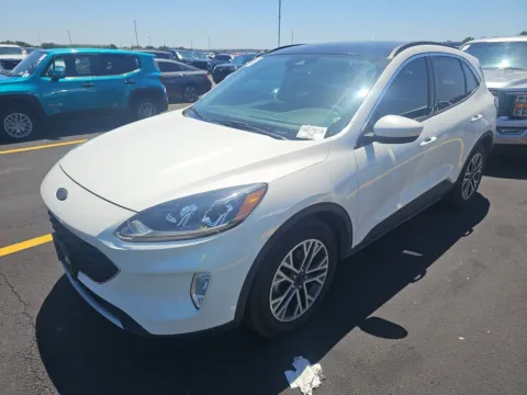 Photos of 2020 Ford Escape SEL for sale in Indianapolis, IN at Indy Auto Man - Indianapolis