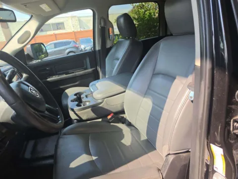 More photos of 2018 Ram 2500 Tradesman at Indy Auto Man - Indianapolis, IN