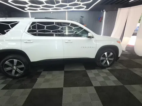 Photos of 2018 Chevrolet Traverse 3LT for sale in Indianapolis, IN at Indy Auto Man - Indianapolis