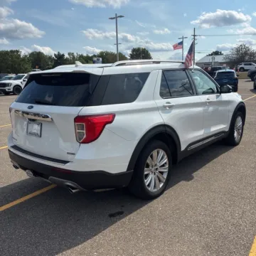 Another view of 2021 Ford Explorer Limited for sale in Indianapolis, IN at Indy Auto Man - Indianapolis