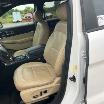 More photos of 2017 Ford Explorer Limited at Indy Auto Man - Indianapolis, IN
