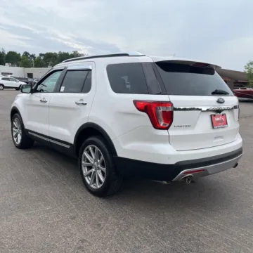 More photos of 2017 Ford Explorer Limited at Indy Auto Man - Indianapolis, IN