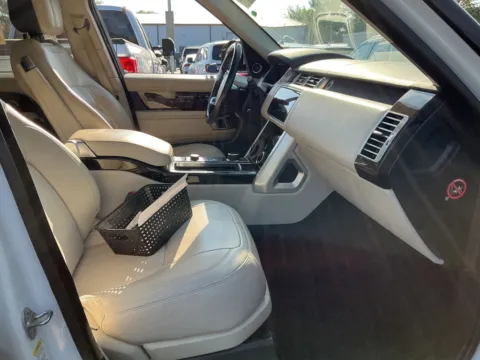 More photos of 2018 Land Rover Range Rover 5.0L V8 Supercharged at Indy Auto Man - Indianapolis, IN