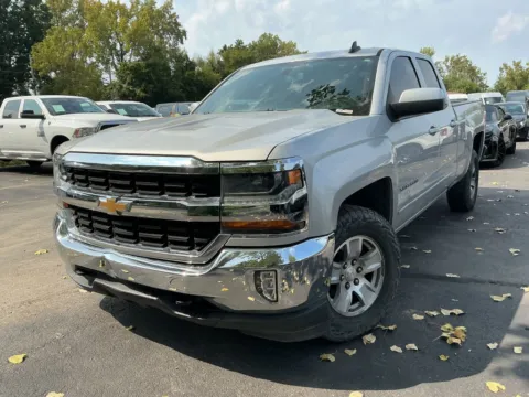 Photos of 2018 Chevrolet Silverado 1500 LT LT1 for sale in Indianapolis, IN at Indy Auto Man - Indianapolis