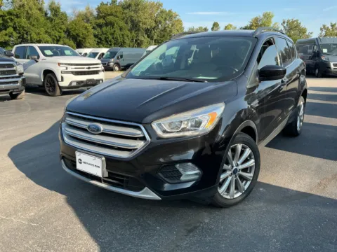 Photos of 2019 Ford Escape SEL for sale in Indianapolis, IN at Indy Auto Man - Indianapolis