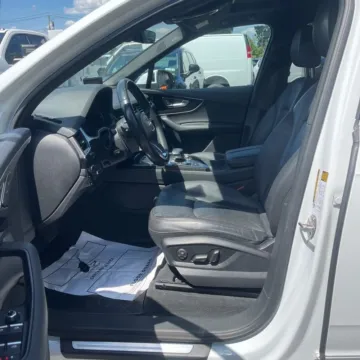 More photos of 2018 Audi Q7 3.0T Premium Plus quattro at Indy Auto Man - Indianapolis, IN