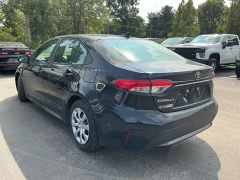 More photos of 2021 Toyota Corolla LE at Indy Auto Man - Indianapolis, IN